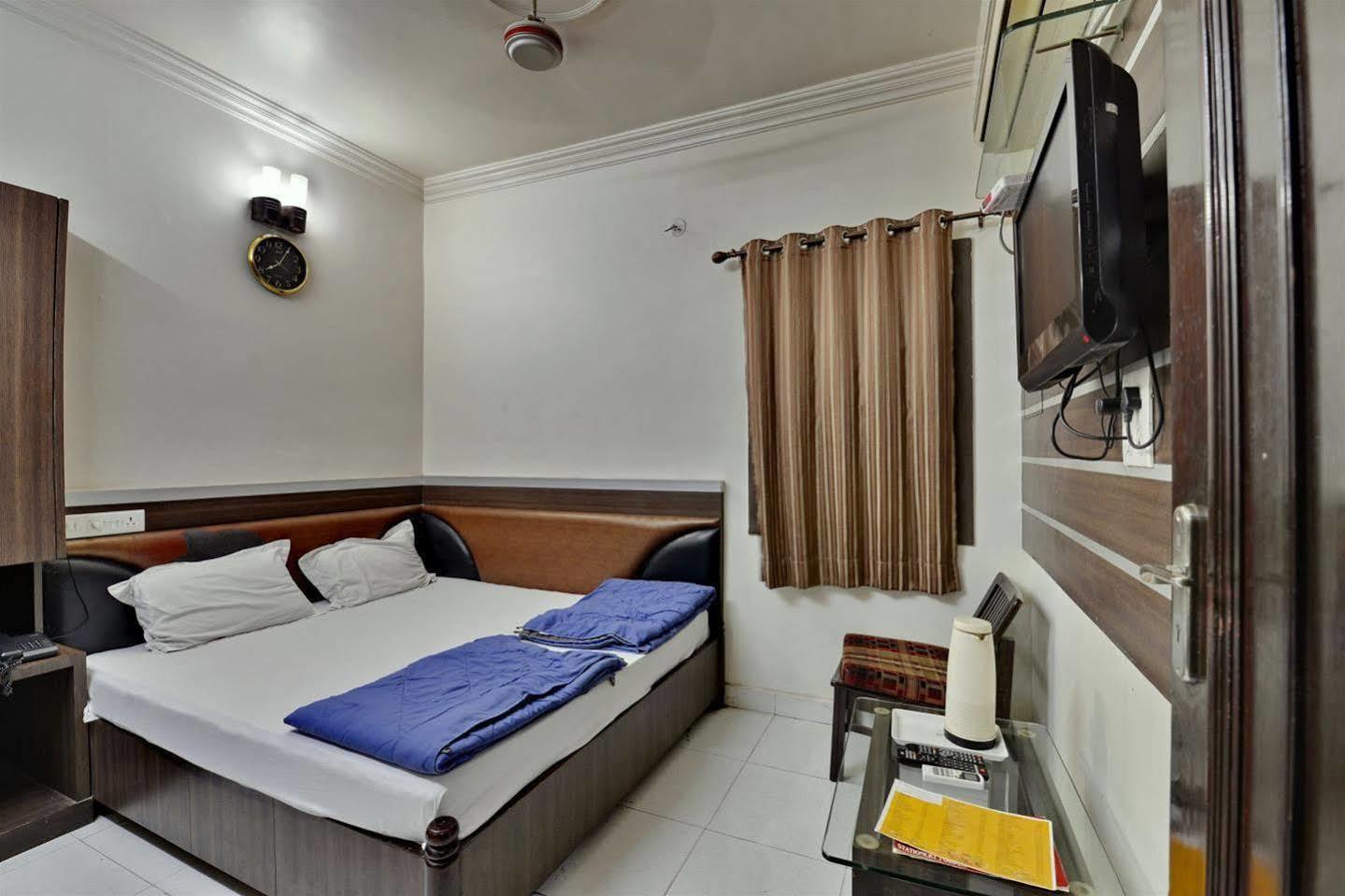 Hotel Kanishka Rāipur Exterior foto
